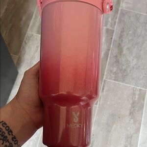 Meoky Pink Gradient Tumbler